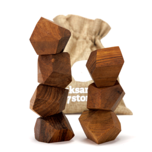 Medinių kaladėlių bokštas ALEKSANDER'S 7 STONES